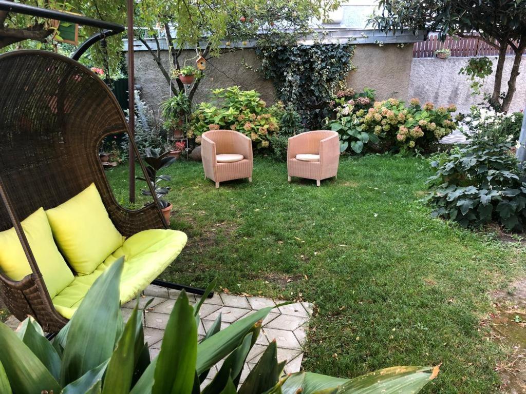 Tinikos Guest House Telavi Exterior foto