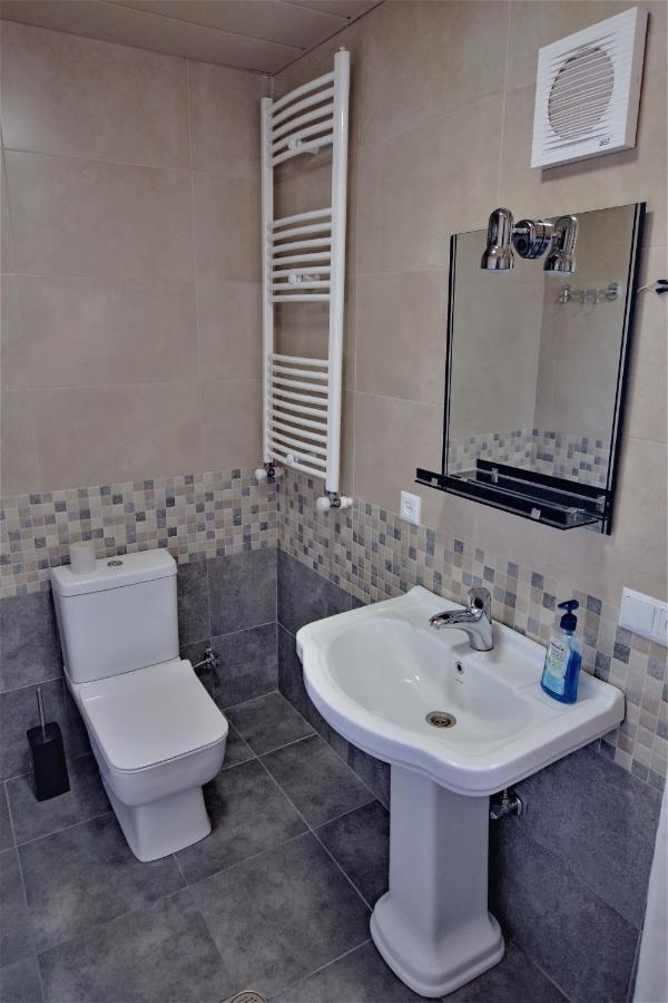 Tinikos Guest House Telavi Exterior foto